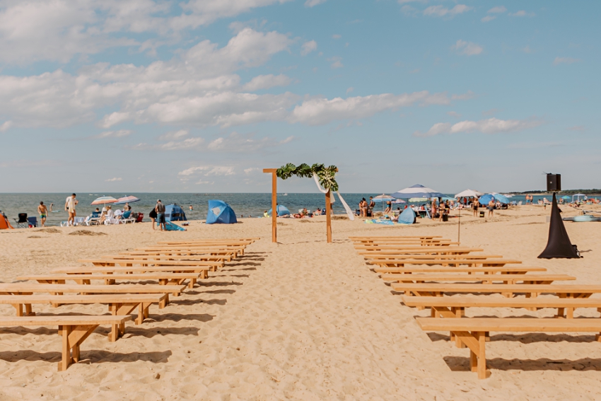 wedding ceremony decor on virginia beach by sharon elizabeth co